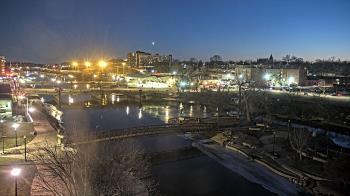 Weather camera view of City of Elgin.