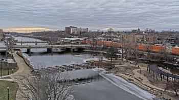 Weather camera view of City of Elgin.