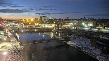 Weather camera view of City of Elgin.