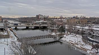 Weather camera view of City of Elgin.