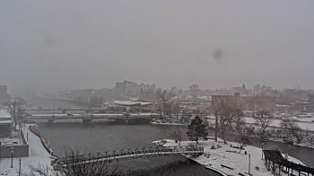 Weather camera view of City of Elgin.