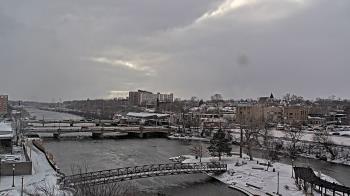 Weather camera view of City of Elgin.