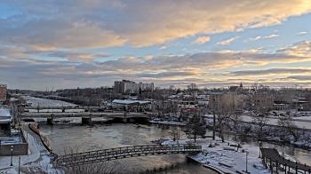 Weather camera view of City of Elgin.