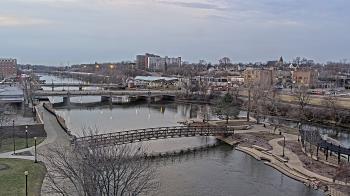 Weather camera view of City of Elgin.