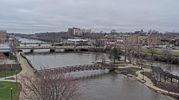 Weather camera view of City of Elgin.