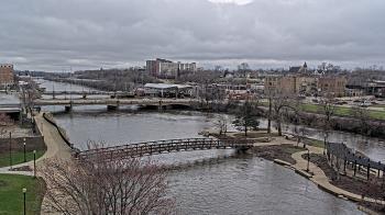 Weather camera view of City of Elgin.
