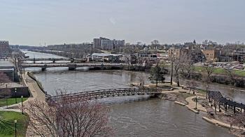 Weather camera view of City of Elgin.