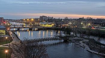 Weather camera view of City of Elgin.