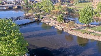 Weather camera view of City of Elgin.