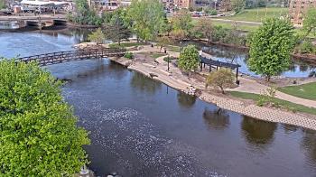 Weather camera view of City of Elgin.