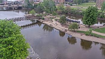 Weather camera view of City of Elgin.