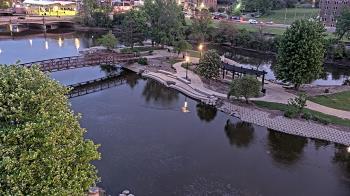 Weather camera view of City of Elgin.