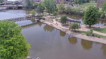 Weather camera view of City of Elgin.