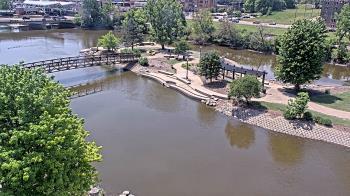 Weather camera view of City of Elgin.