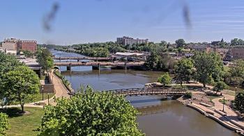 Weather camera view of City of Elgin.
