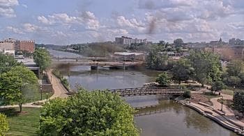 Weather camera view of City of Elgin.