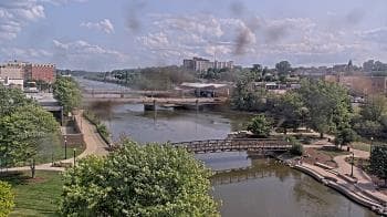 Weather camera view of City of Elgin.
