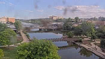 Weather camera view of City of Elgin.