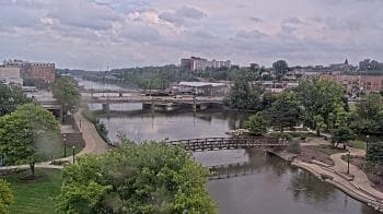 Weather camera view of City of Elgin.