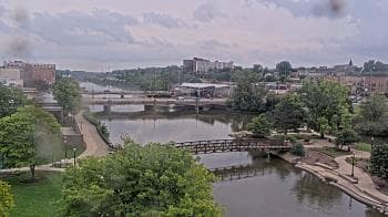Weather camera view of City of Elgin.