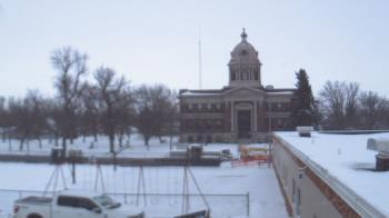 Weather camera view of Ellendale HS.