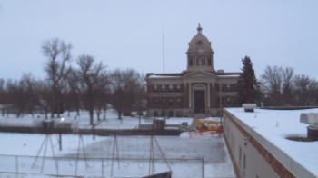 Weather camera view of Ellendale HS.