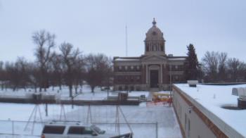 Weather camera view of Ellendale HS.