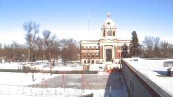 Weather camera view of Ellendale HS.