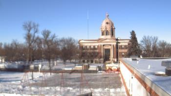 Weather camera view of Ellendale HS.