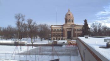Weather camera view of Ellendale HS.
