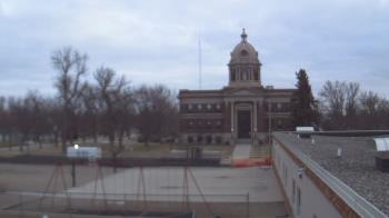 Weather camera view of Ellendale HS.