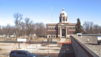 Weather camera view of Ellendale HS.