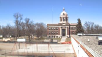 Weather camera view of Ellendale HS.