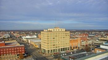 Weather camera view of First National Bank-Hutchinson.