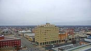 Weather camera view of First National Bank-Hutchinson.
