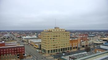 Weather camera view of First National Bank-Hutchinson.