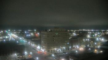 Weather camera view of First National Bank-Hutchinson.