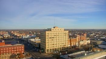 Weather camera view of First National Bank-Hutchinson.