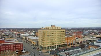 Weather camera view of First National Bank-Hutchinson.