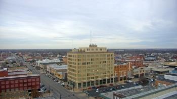 Weather camera view of First National Bank-Hutchinson.