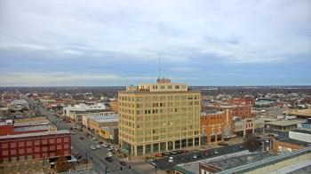 Weather camera view of First National Bank-Hutchinson.