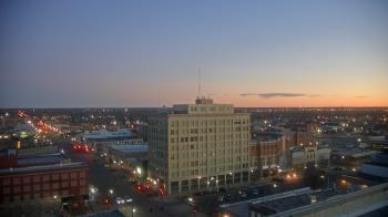 Weather camera view of First National Bank-Hutchinson.