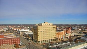 Weather camera view of First National Bank-Hutchinson.
