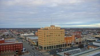 Weather camera view of First National Bank-Hutchinson.