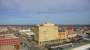 Weather camera view of First National Bank-Hutchinson.