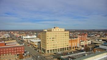 Weather camera view of First National Bank-Hutchinson.