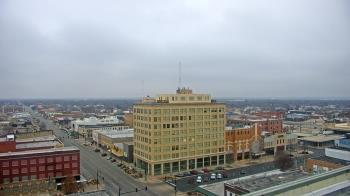 Weather camera view of First National Bank-Hutchinson.