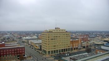 Weather camera view of First National Bank-Hutchinson.