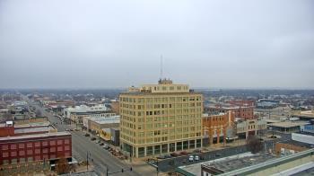 Weather camera view of First National Bank-Hutchinson.