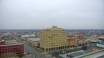 Weather camera view of First National Bank-Hutchinson.